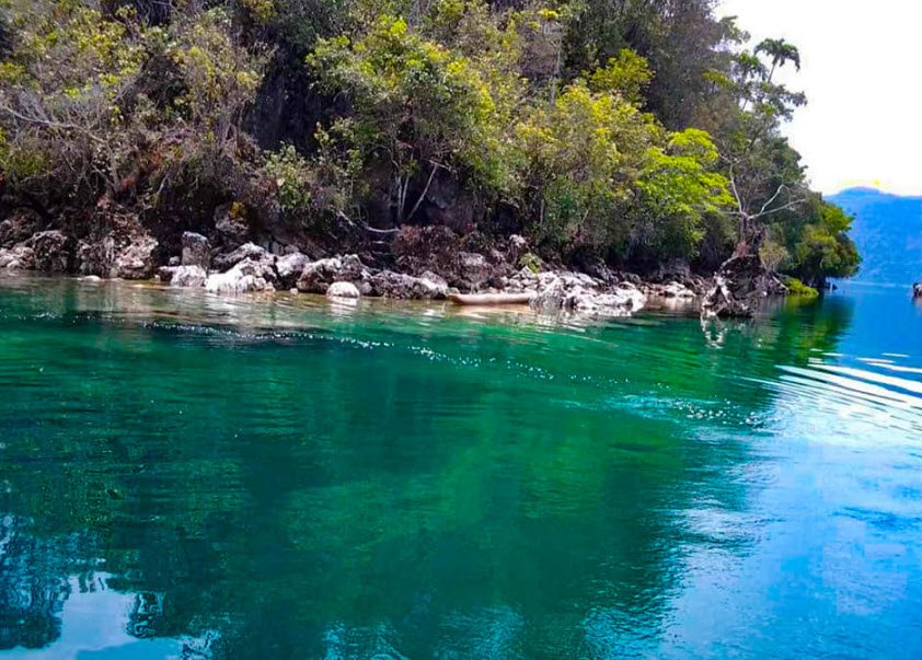 Lake Kutubu, Southern Highlands, Papua New Guinea